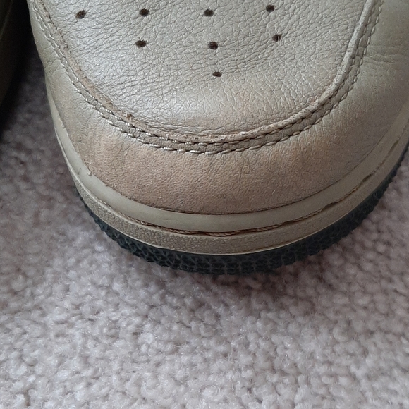 Nike - Picture 2 of 6